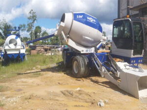 3.5m3 self loading concrete mixer with pump