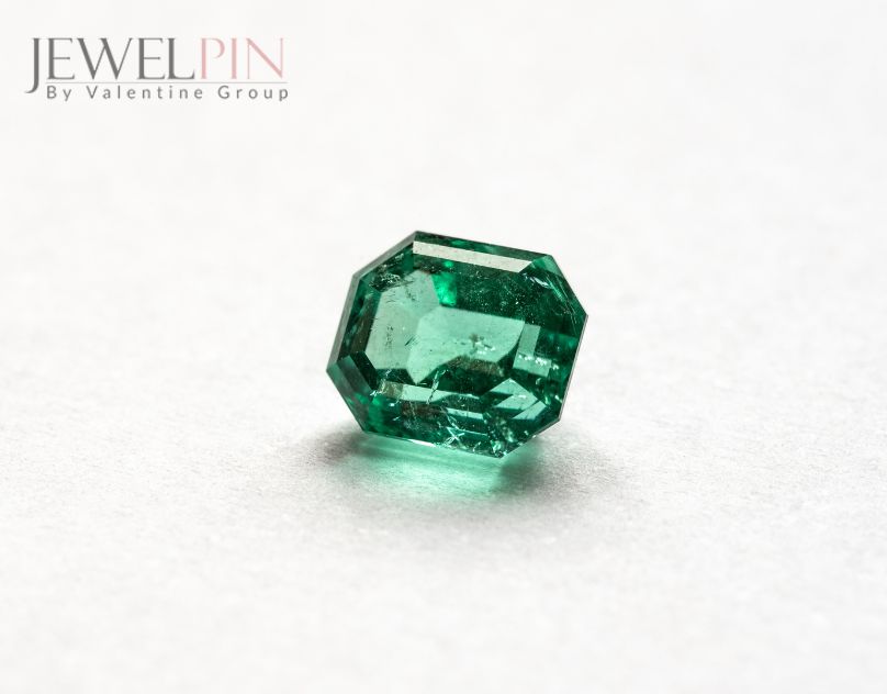 JewelPin - The astrological relevance, therapeutic qualities, and benefits of green gemstone jewellery Restoring virtues Green amethyst calls for compassion and inner calm. Known occasionally as the