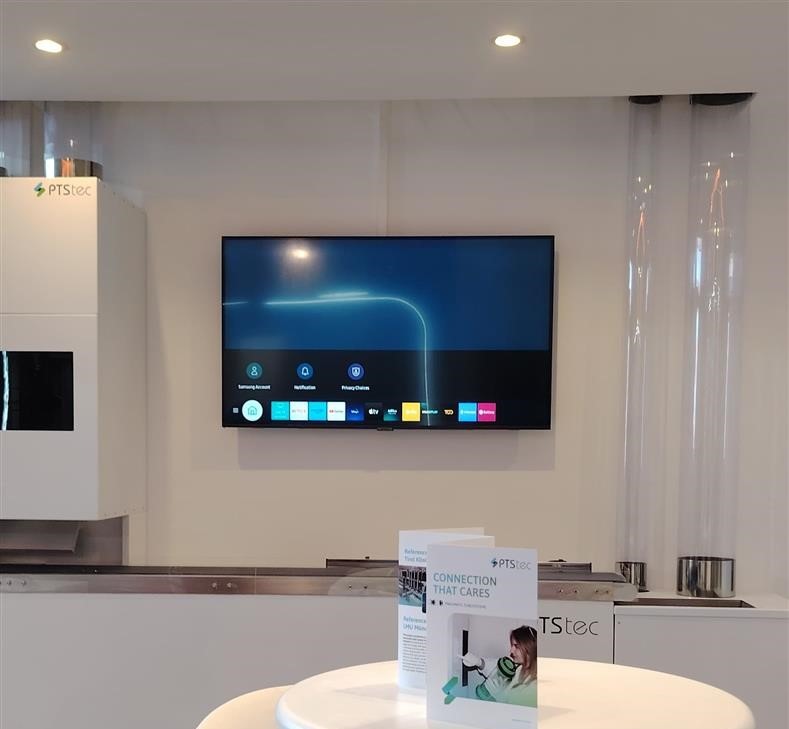 Why Is a Smart TV Important for Modern Offices?