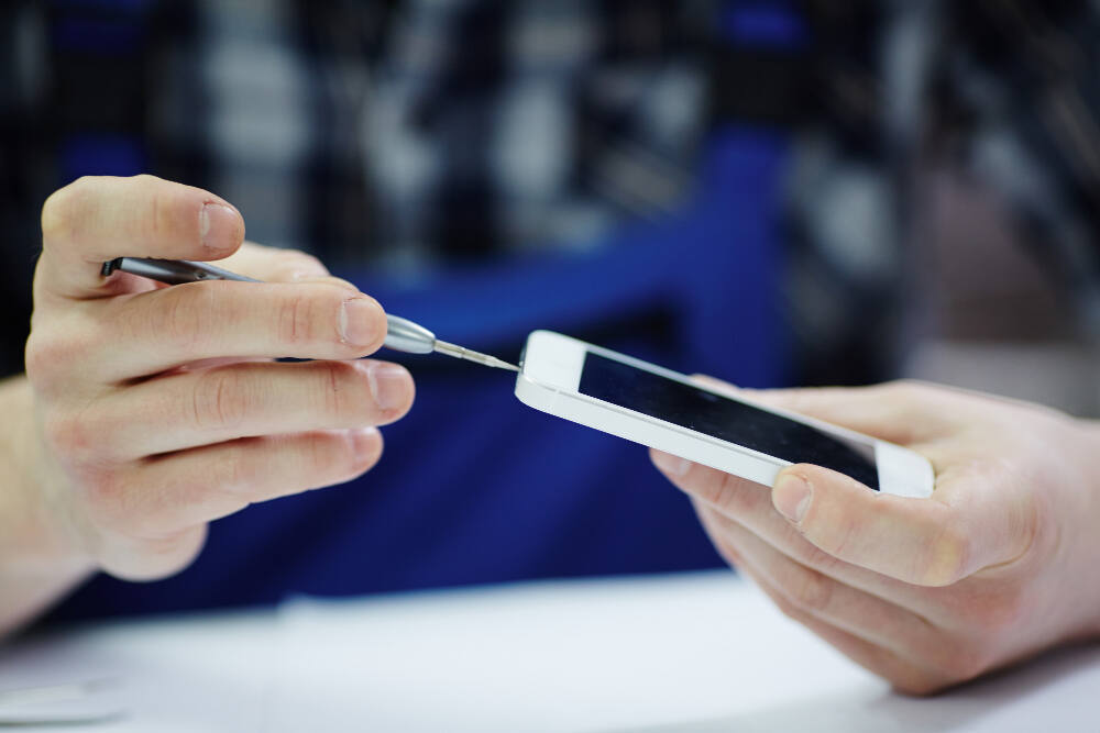 iPhone Carrier Unlocking: Methods, Myths & Mistakes