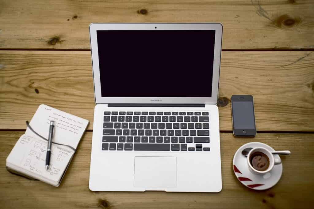 Benefits of Hiring a Ghostwriter for Your Business Blog