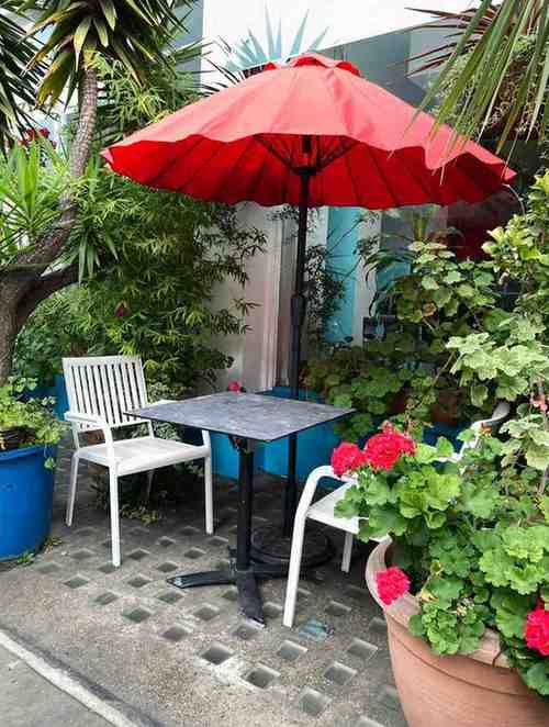 10 Ways a Market Umbrella Can Transform Your Patio
