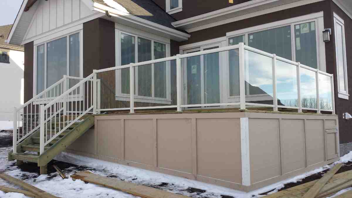 Glass Railings: Modern Sophistication with Clear Views 1 White Glass Railing 2 2