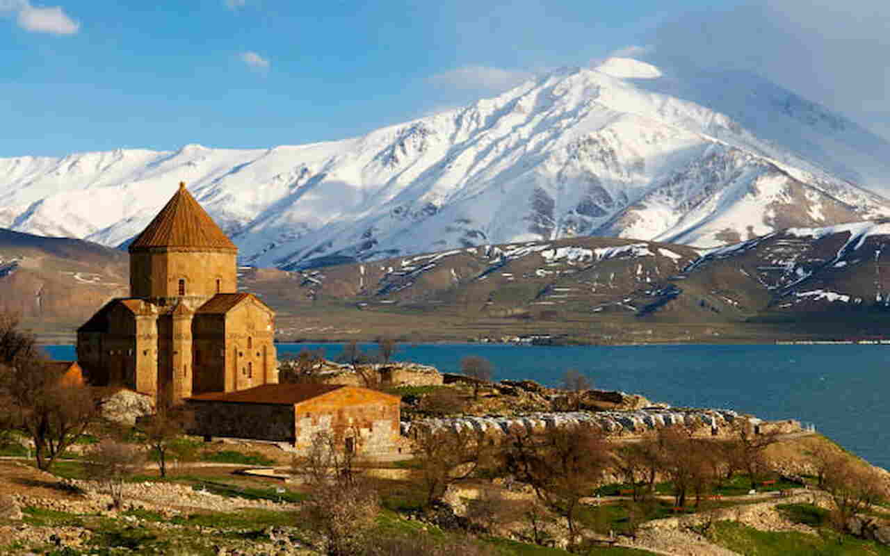 Why Armenia Should Be on Your 2025 Travel Bucket List