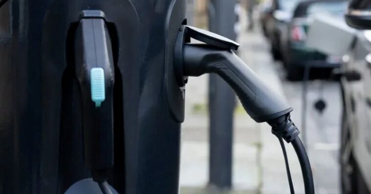 ev charger WO5qQ7 900x679 1