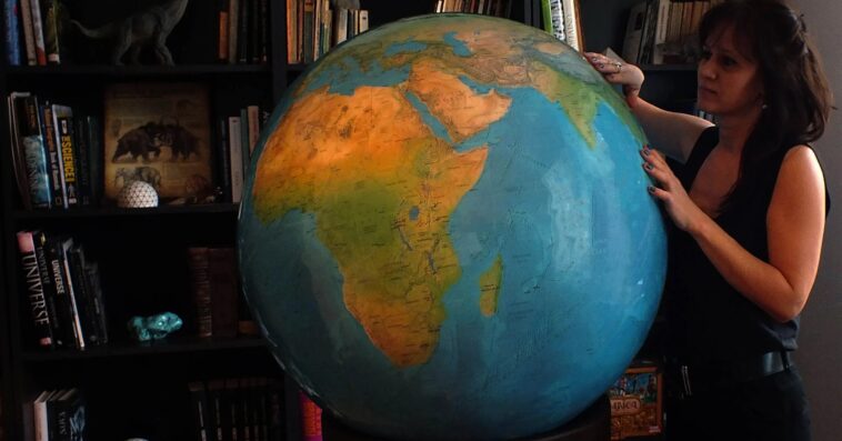 giant.world .globes.geographical.globes.for .schools 1