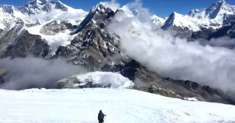 mera peak climbing 1 ezgif.com webp to jpg converter1