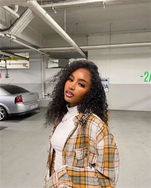 Do glueless wigs damage your hair?