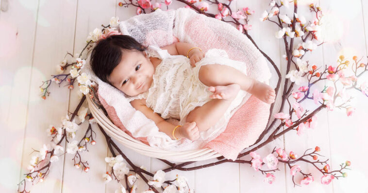 1st month baby photoshoot