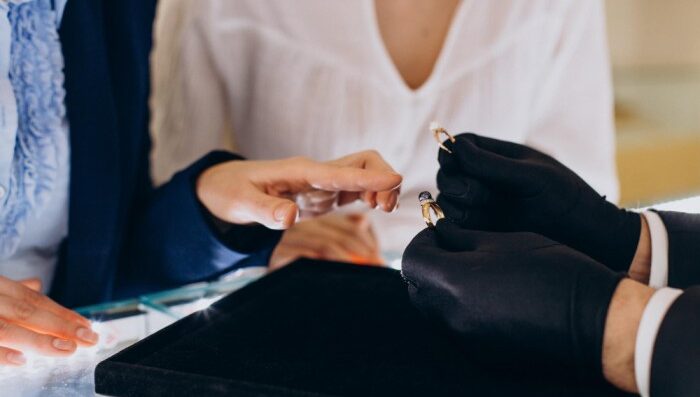 The Ultimate Guide to Engagement Rings in Modern Women Jewellery