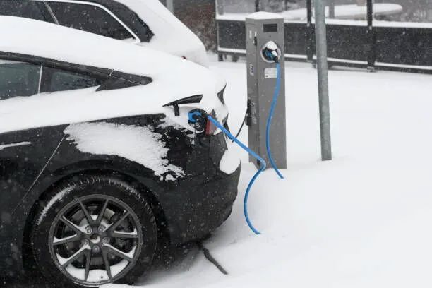 ev charger winter lyi6bP 612x408 1