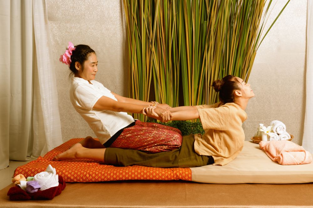 Thai Massage in Toronto: Natural & Effective Therapy for Healing 1 spa massage thai healing