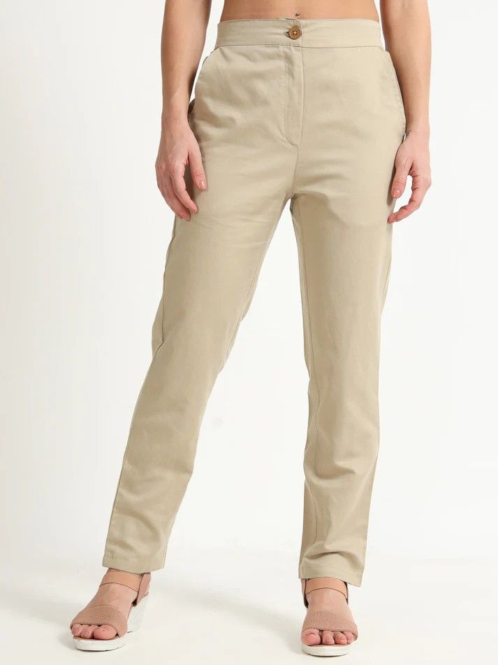 Reepeat Unveils Elegant Trousers for Women