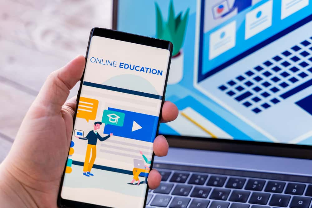 The Rise of LMS and LXP Apps 1 elearning app