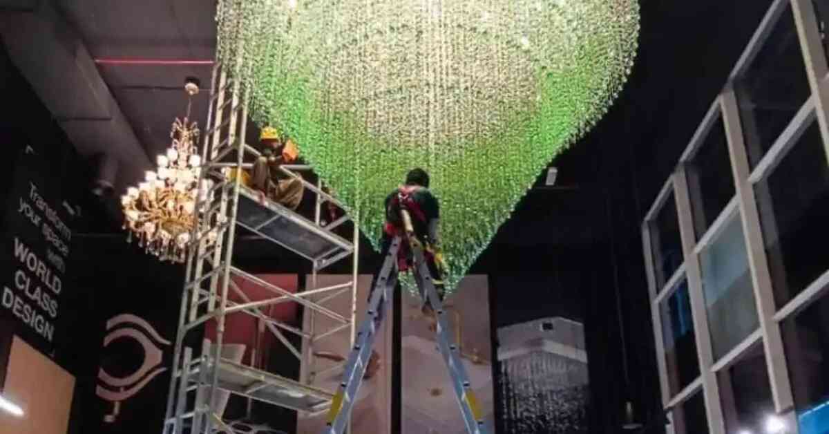 Chandelier Cleaning Dubai 1