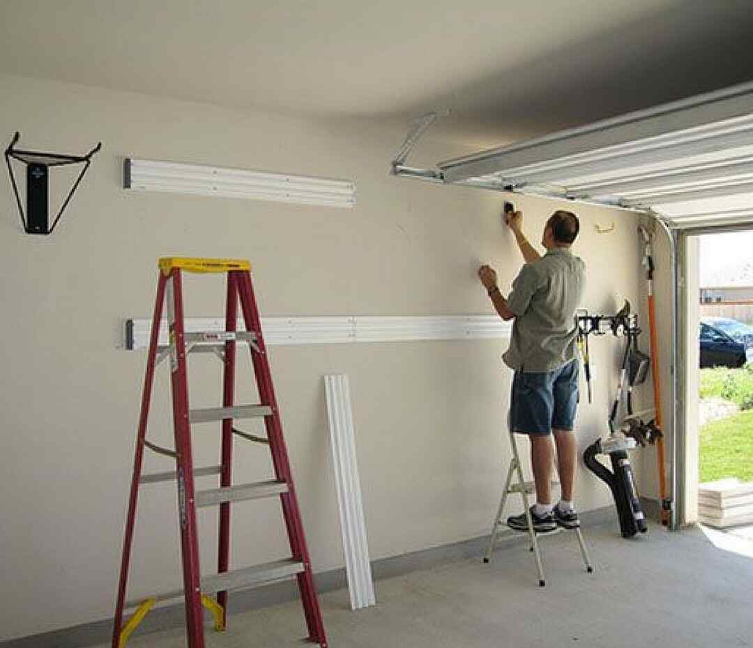 Grage door installation 1
