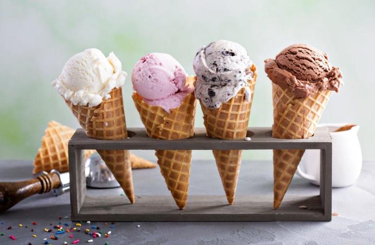 What Ice Cream Machine Fits Small Kitchen Spaces?