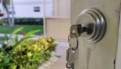 Locksmith in Hallandale
