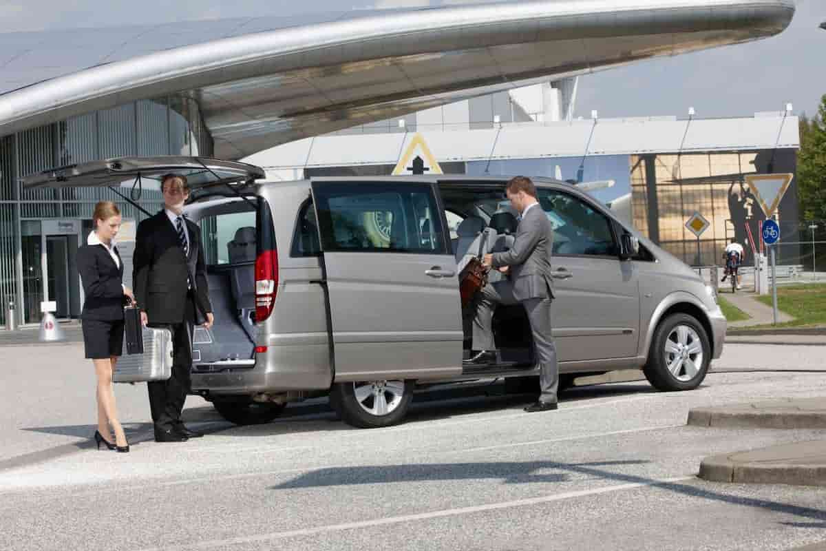 What Makes Mini Coach Service for Comfortable Travel