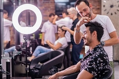 How to Find a Skilled Barber For Sharp Cuts in Dubai?