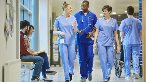 Scrub Pants for Women: Trendy Styles in 2025 Healthcare