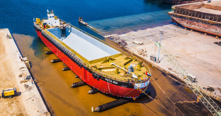 Ship tank cleaning at Dubai Maritime City Port