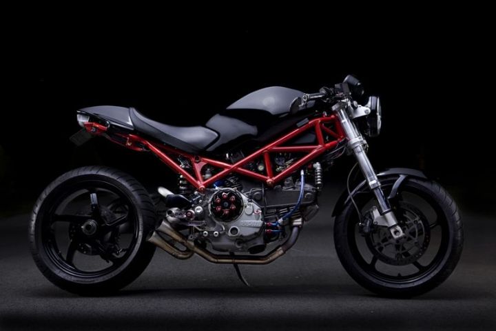 Ducati Monster S2R 800 – Iconic Style