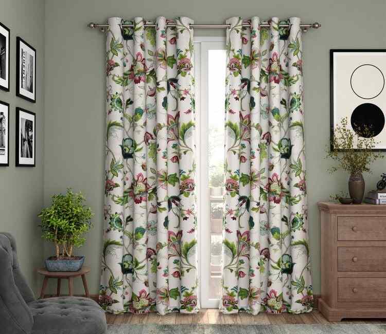 Stylish Living Room Curtains to Transform Your Space
