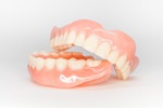 Choosing Between Acrylic, Resin and Porcelain Dentures