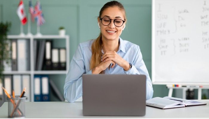 How Dutch Language Course Aids Study or Work