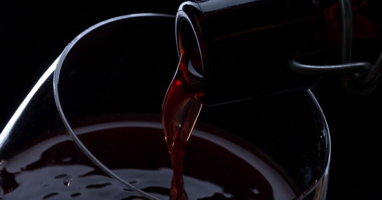 red wine pouring 1
