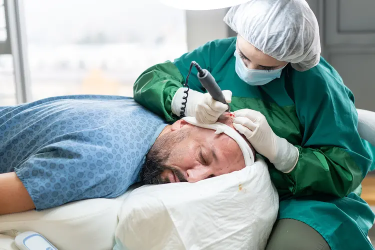 Kerala’s Top Hair Transplant Clinics – Contact Us