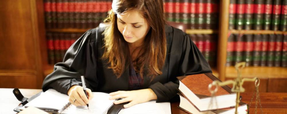 Write an Outstanding Law Essay in 2025