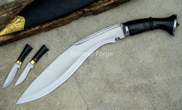 13 Inch Kukri Machete: Blade of Strength and Tradition
