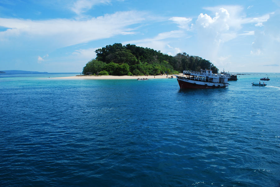 Andaman and Nicobar Tour Packages 1 Mahatma Gandhi Marine National park
