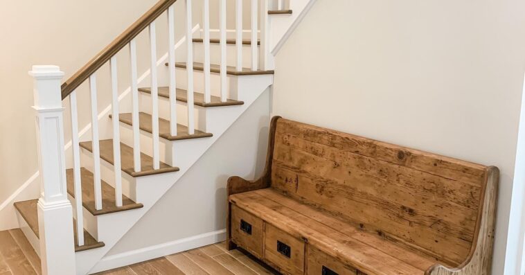 imageye imgi 65 Church bench with drawers shown in entryway