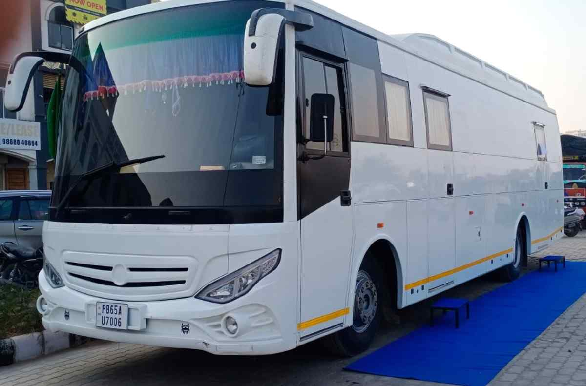 Mann Vanity Van