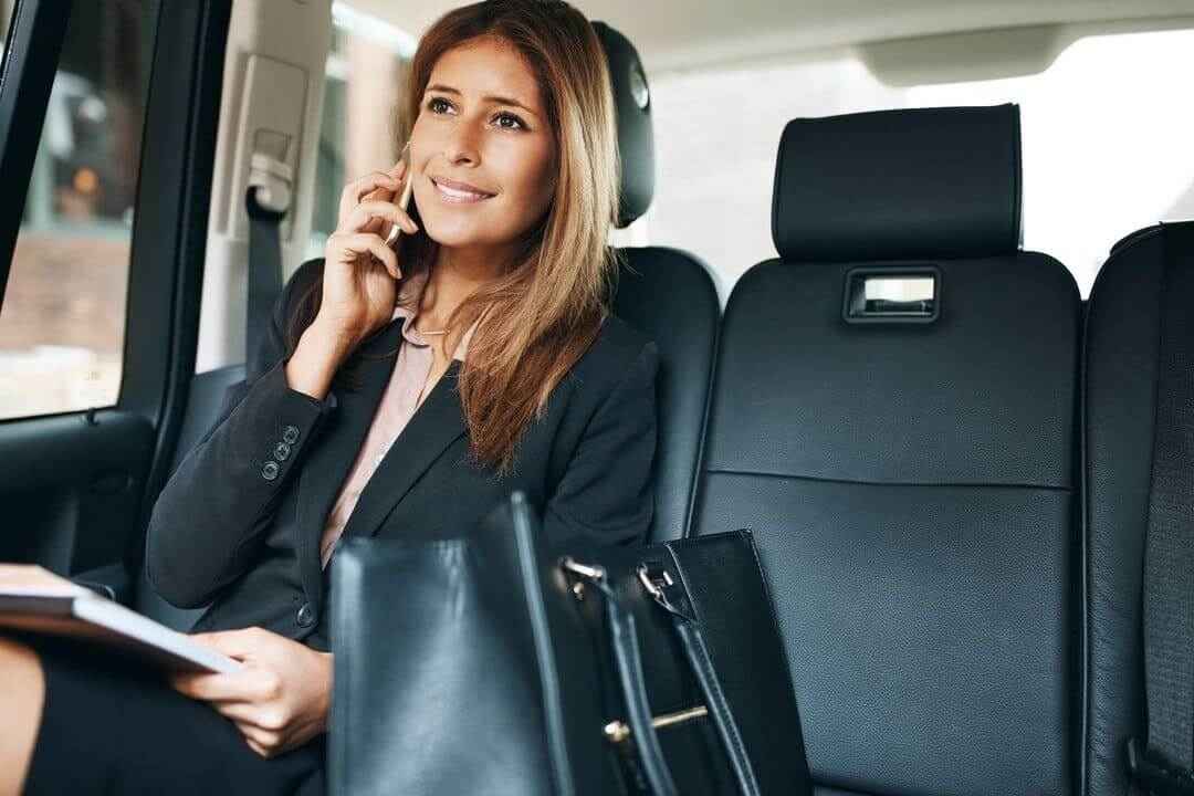 Premium Chauffeur-Driven Airport Journeys Across the UK
