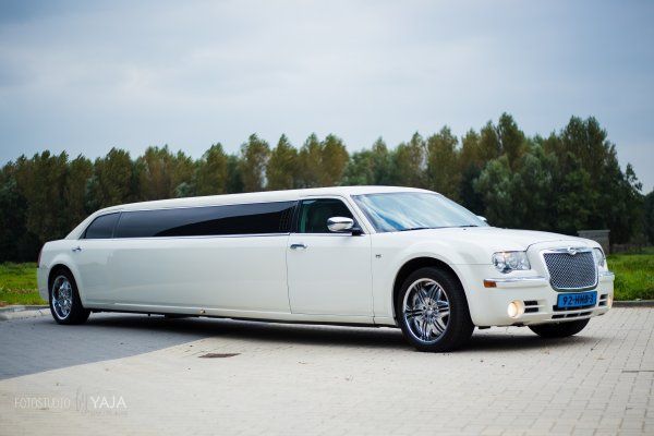 Wedding Car Hire Birmingham – Arrive in Elegance