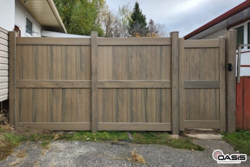 PVC Fence: Long-Lasting Beauty and UV Protection 1 Full Privacy Caramel Ash 1 768x512 1