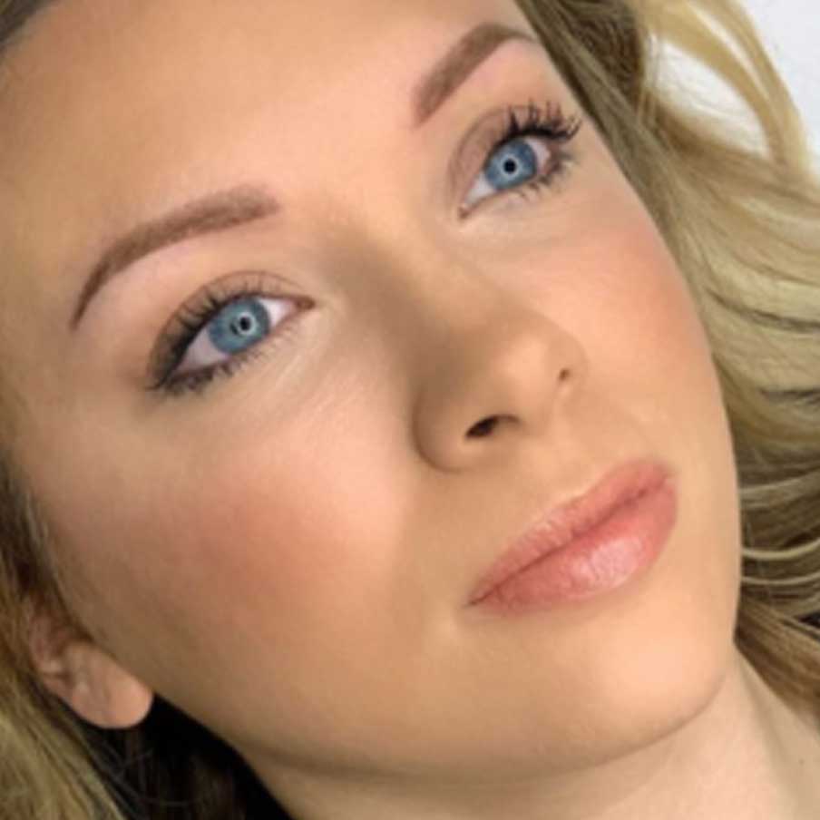 Microblading Eyebrows: Achieve Natural, Fuller Brows with Expert Precision 1