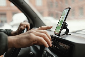 Why Every Vehicle Owner Needs a GPS Tracker Device