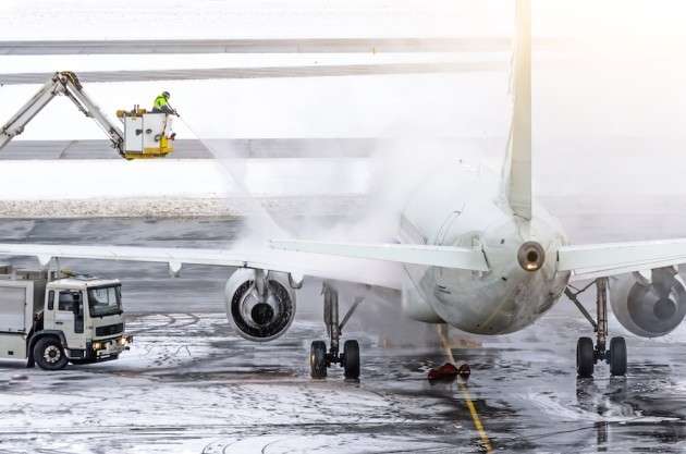 can small planes fly in snow