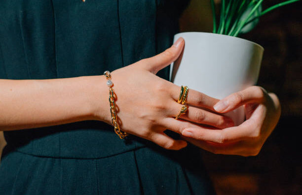 gold bracelet for women 3