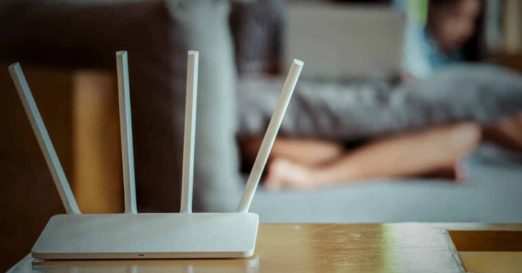 how-does-a-travel-router-work-
