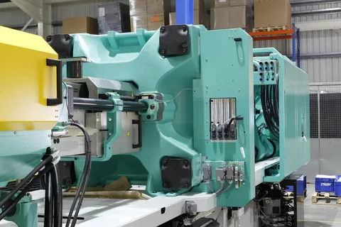 Sustainable Solutions in Plastic Injection Molding Tech