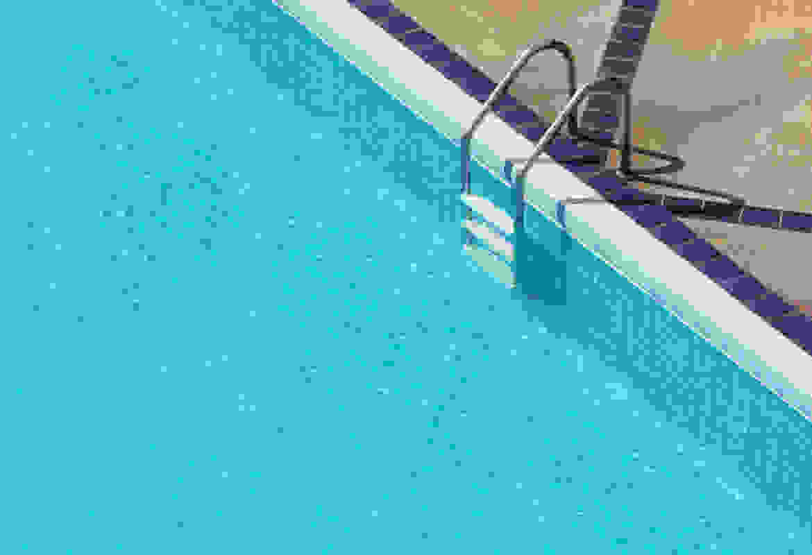 Rooftop Pool: Avoid Errors, Enjoy Unique Charm