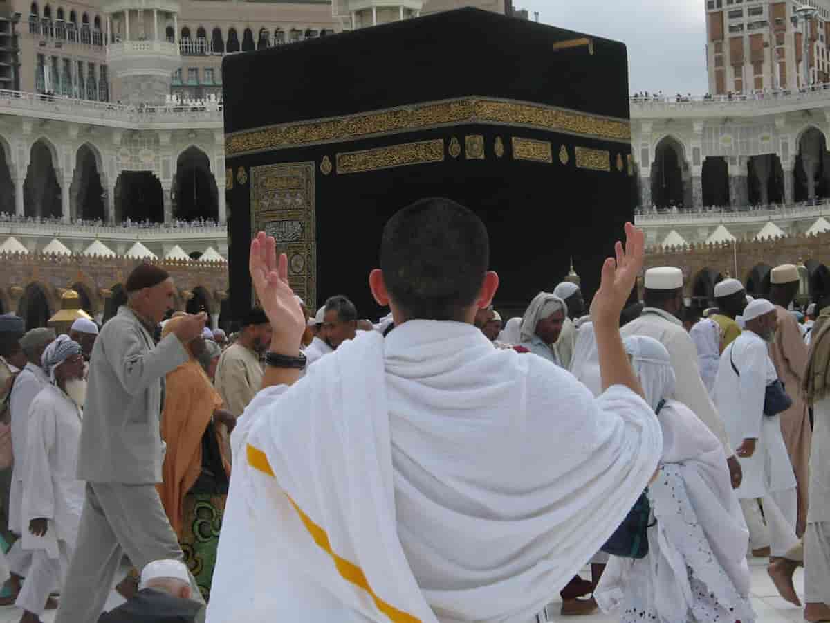 How to Choose Affordable Umrah Packages Online?