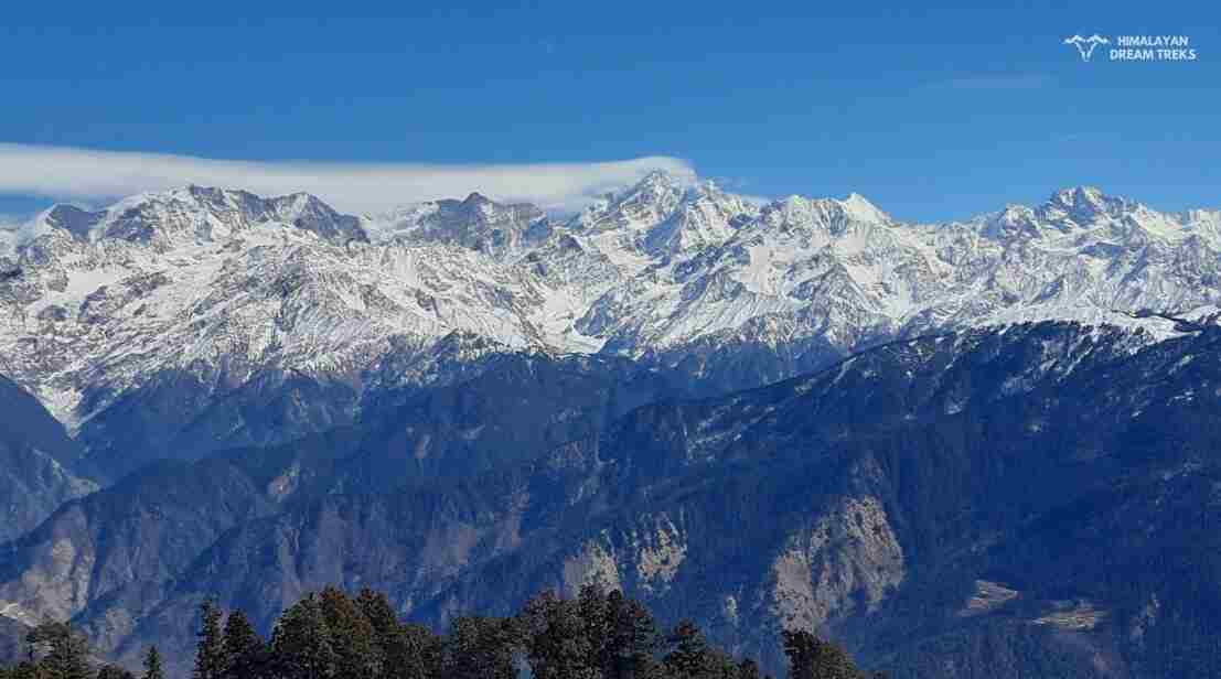 Why Dayara Bugyal is the Perfect Winter Trek