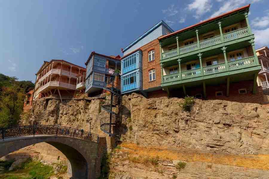 Top 5 Hotels in Kashmir for UAE Travelers